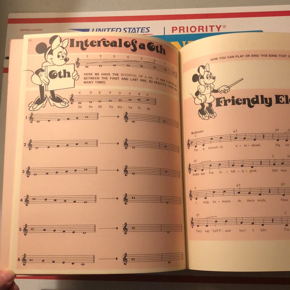 Rare Walt Disney Minnie's Magic Melody MUSIC BOOK - Picture 3 of 8